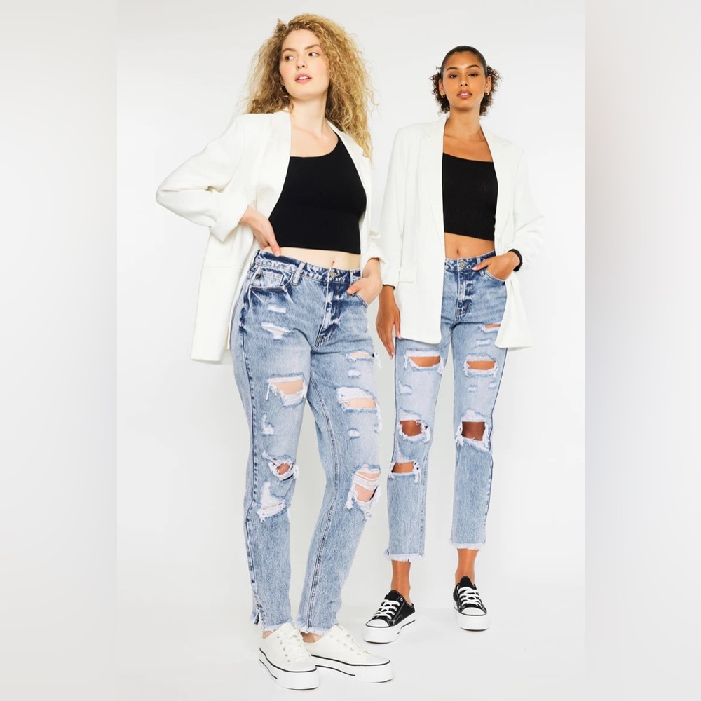 Trendy KanCan distressed Jeans! Hardly worn condition